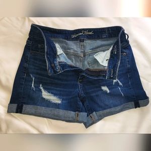 Universal thread high rise midi shorts sz 2/26 women's